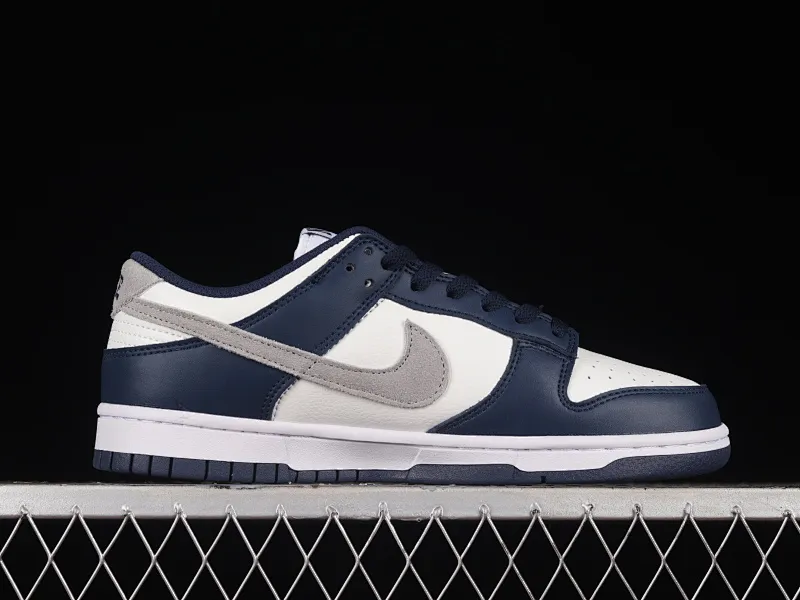 All categories Nk SB Dunk Series Nk SB Dunk Low low-top sneakers Cost-effective version Nk Dunk Low "Midnight Navy" blue and white SB low-top sports and leisure sneakers FO9749-400